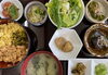 元気・健康になる 麹漬け鮭三色丼「元気・健康になる 「麹漬け鮭の三色丼」南区で腸活ランチが食べられる古民家カフェ」