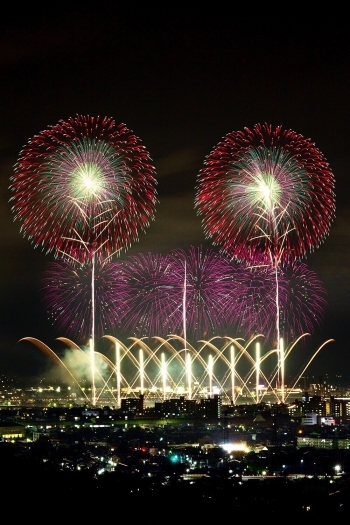 花火マニア 安斎幸裕がお届けする花火ウンチク 長岡花火19 完全攻略ガイド まいぷれ 長岡市 花火マニア 安斎幸裕がお届けする花火ウンチク 長岡花火19 完全攻略ガイド まいぷれ 長岡市