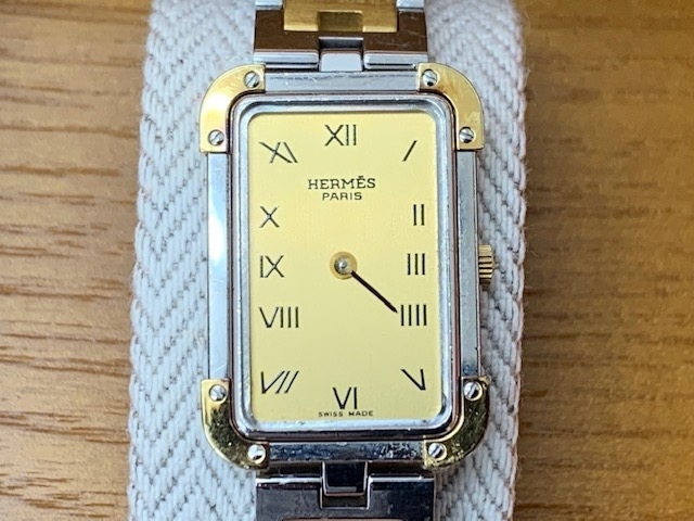 エルメス　腕時計　CR1.240　高価買取「エルメス　HERMES　腕時計　CR1.240　高価買取りさせて頂きました。　腕時計「お売り下さい」　　中が見える安心の当店「買取りと査定」は「チケット大黒屋」金町北口店」