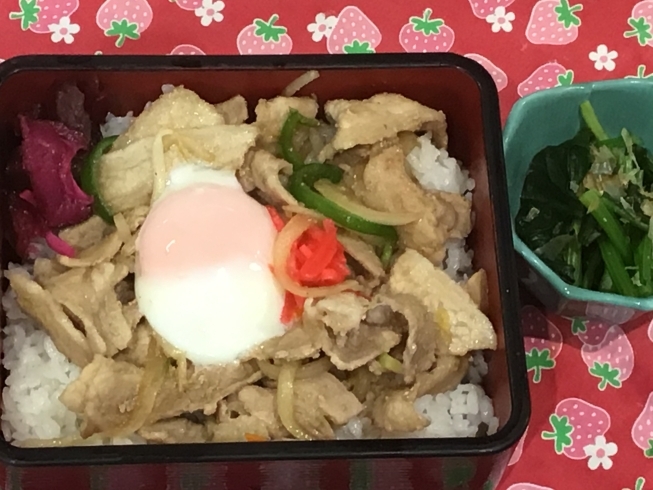 「本日の日替わりランチは　焼肉丼です。」