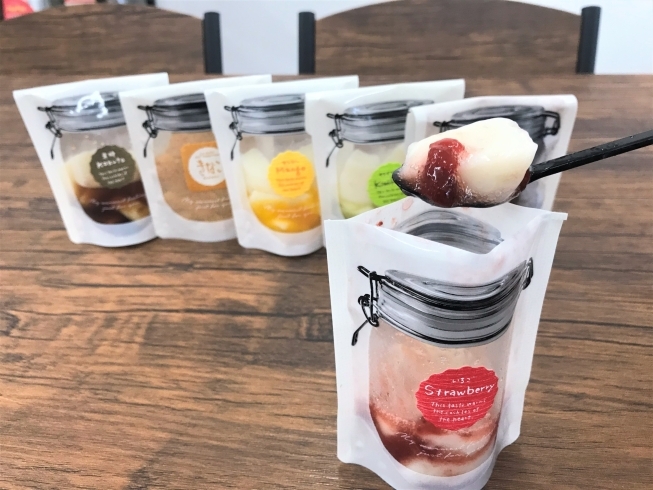 「写真はカフェだけでなくネットでも販売している「おなか喜びmochi」です。」