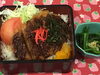 「本日の日替わりランチは　ソースカツ丼です。」