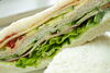 BLTサンドイッチが登場したよ。500円「B・L・T、ベーコン、レタス、トマトのヘルシーメニュー。BLT＋C（コーヒー） 650円」