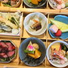 箱御膳懐石弁当はお届けも致します。「ご法事・ご慶事のご予約承り中。お昼営業のみ1日2組のご予約とさせて頂きます。お料理のお届けも致します。」