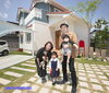 出張撮影♪ご自宅の前で家族写真も記念になりますね♪「延長します♪　家族写真日和キャンペーン(^^)」