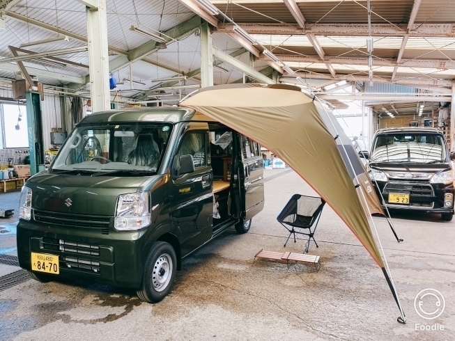 スズキエブリイの軽キャンピングカー、タープ付きです「梅雨の時期こそ「軽キャンピングカー」がおすすめです！」