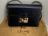 セリーヌ　ハンドバッグ　高額査定となりました「セリーヌ　CELINE　ハンドバッグ　お買取りさせて頂きました　ブランド品、K18ネックレス、金貨、金歯、純金仏具、金眼鏡、印台リング「お売り下さい」　　中が見える安心の当店「買取りと査定」は「チケット大黒屋」金町北口店」