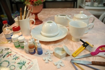 コーヒーカップ＆ソーサー・マグカップ・コーヒースプーン・箸置き・飯椀などお好きな陶器をキャンバスにオリジナルのデザインが作れます。