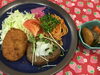 「本日の日替わりランチは　和風ハンバーグです。」