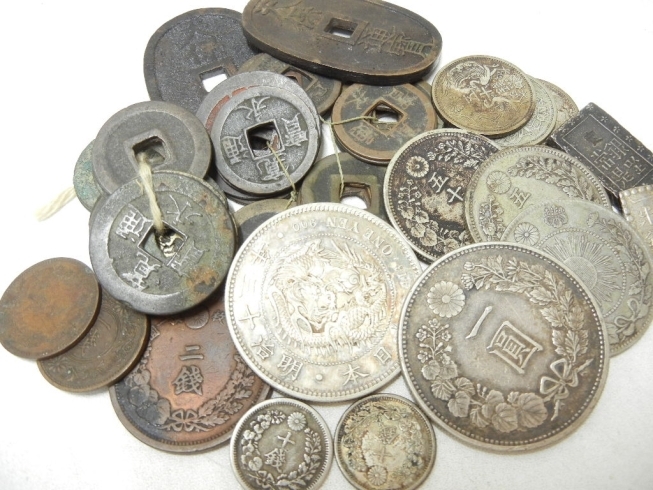 「伊丹市荒牧のお客様。天保通宝や寛永通宝、1円銀貨など古銭をお買取りさせていただきました。」