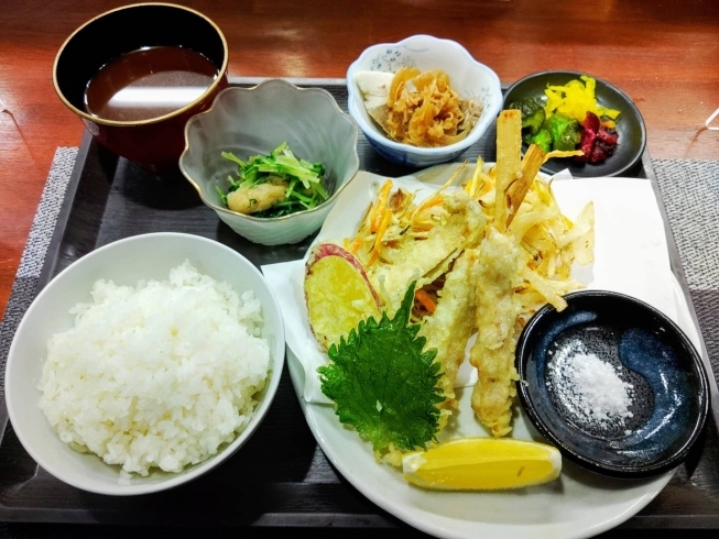 もりもり食べて元気になって(笑)「今日ももりもり食べて元気になって(笑)【鳥夜ゆうこ、京都市南区、居酒屋、ランチ、地鶏、お刺身 】」