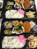 「今日の日替わり弁当です✨✨ 幕内です❣️ 注文はお昼の分が当日の朝9時まで 夕方のお弁当が14時までです✨お弁当・惣菜・仕出しは、野菜を多めにして出来る限り手作りで、手間と真心を込めて作っています✨」