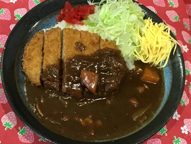 「本日の日替わりは　カツカレーです。」