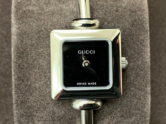 電池切れ グッチ 腕時計 高額査定となりました「グッチ GUCCI 1900L クオーツ腕時計 高価買取りさせて頂きました。 腕時計「お売り下さい」 中が見える安心の当店「買取りと査定」は「チケット大黒屋」金町北口店」