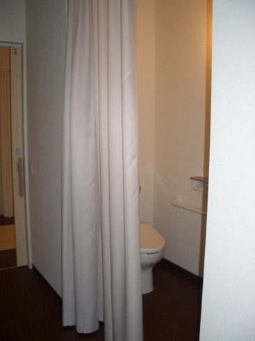 「トイレにドアがない！！  　高住センターから、居室内のトイレについての老人ホーム見学情報です。」