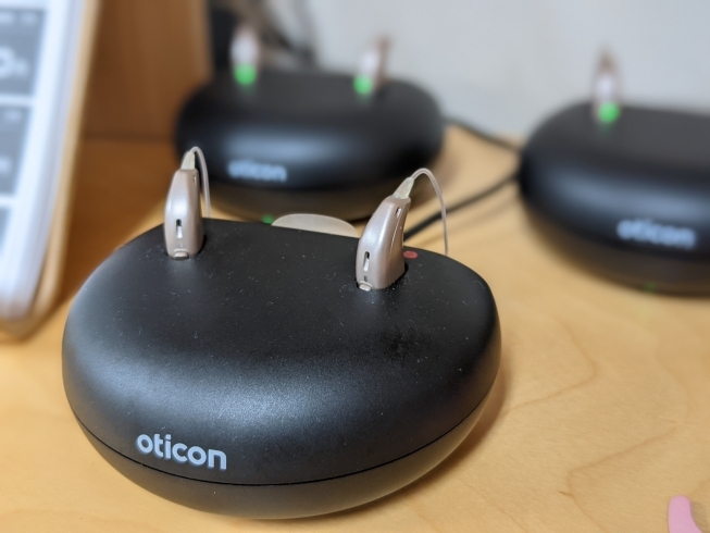 AI搭載　oticon More　試聴器入荷「オーティコンAI搭載補聴器(oticon)　2021年モデル「more」ご試聴準備完了！オープン/エクシードも揃ってます！　補聴器調整は言語聴覚士が行います」