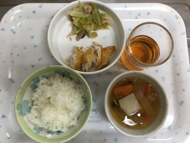 「谷史季保育園　今日の給食・おやつ６月２２日火曜日」