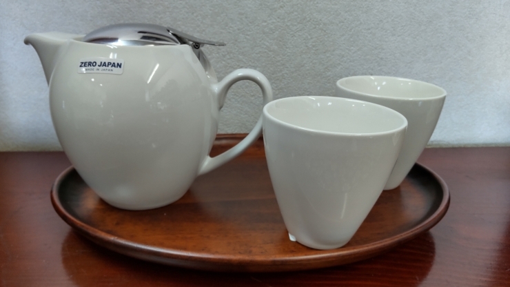 「白い茶器」