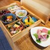 人気の箱御膳懐石弁当。お届けも出来ます。「ご法事・ご慶事のご予約承り中。1日2組のご予約とさせて頂きます。」