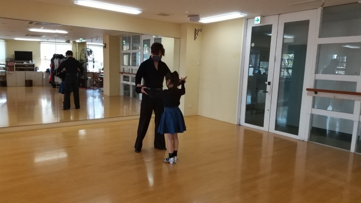 初心者コース「続けやすい社交ダンススタジオ！」