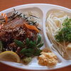 「明日の日替り弁当は漬け丼とうどん」