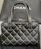 「CHANEL ワイルドステッチ　横浜　横浜駅　買取　【高価買取】神奈川区横浜駅の買取専門店「おたからや　横浜本店」電話相談無料＆査定無料」