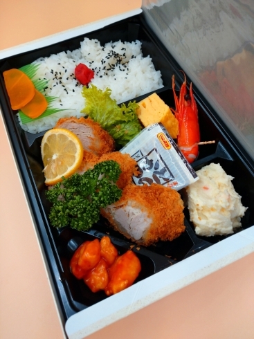 「折詰め　お弁当♪」