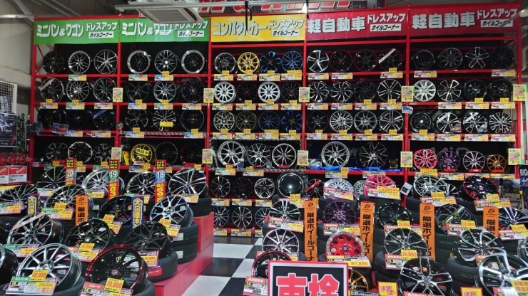 「タイヤホイールの品ぞろえ奈良県最大級　奈良県でタイヤ交換はスーパーオートバックス八木店」