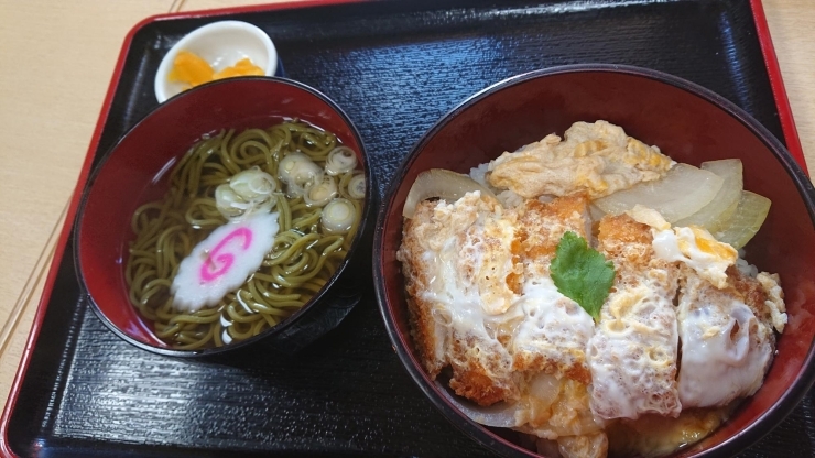 ライブ前に食べた亀家本舗のカツ丼＆そば定食「おかげさまで大盛況♪【柴又の歌姫 八ッ橋敬子】」