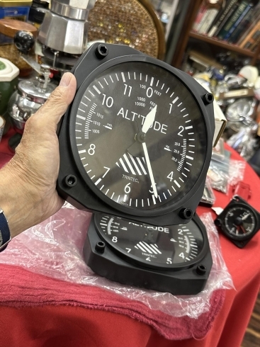 持った感じですが、なかなか良いです「ALTITUDE CLOCK アンティークDEN」