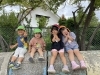 お友達と一緒うれしいね♪「塩川幼稚園　運動会をやり遂げ、ゆったりと充実した時間を過ごしている子ども達です！」