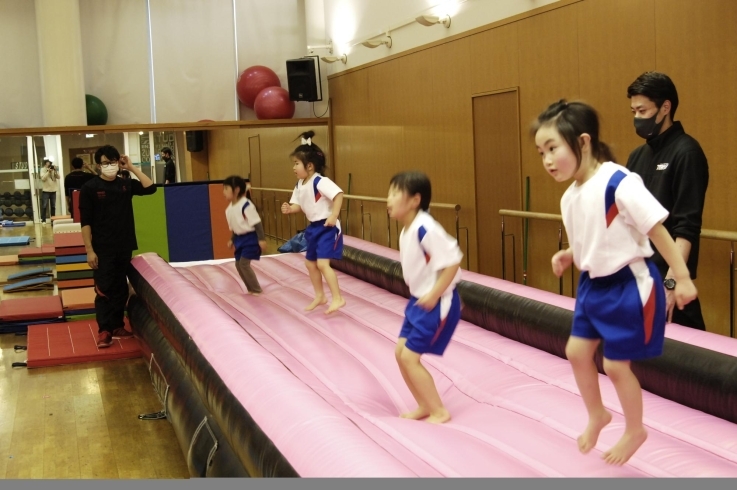 人気のエアートランポリンで楽しみながらトレーニング「京都テルサにも子供がきます【京都市南区・京都テルサ・ジム・プール・こども・駐車場完備】」