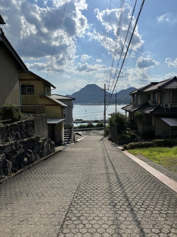 こちらは丹後富士「建部山」「ある日の配達風景」