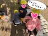 凧上げ後、どんぐり拾いに夢中になりました！「お散歩先での嬉しい出会いっ♡【交野市・小規模保育園】」