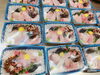二段折詰箱膳とセットで、お刺身packです。「折詰弁当、会議の後には　あがわでご予約を…」