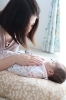 「背中スイッチも怖くない！おくるみタッチケアで、ママも赤ちゃんも安心の眠りを。」