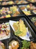 天ぷらの入ったお弁当「カンボジアの方からのご注文」