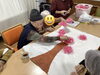 「桜の壁面飾りで春を感じていただいています」