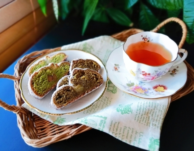 まちパン 888（ミツバチ）「５月は新茶の季節です♪」