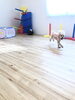 笑顔で走るＳ・きなこちゃん「ましゅまろ幼稚園　^ - ^」