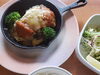 「本日のおすすめランチは鶏のチーズ焼き」