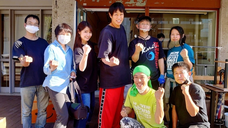 空手道豊空会 : 始祖師範　田部井淳師範（中央）「金曜日は⭐田部井淳と蜂須賀茉衣のTRAVERSE !!⭐ 」