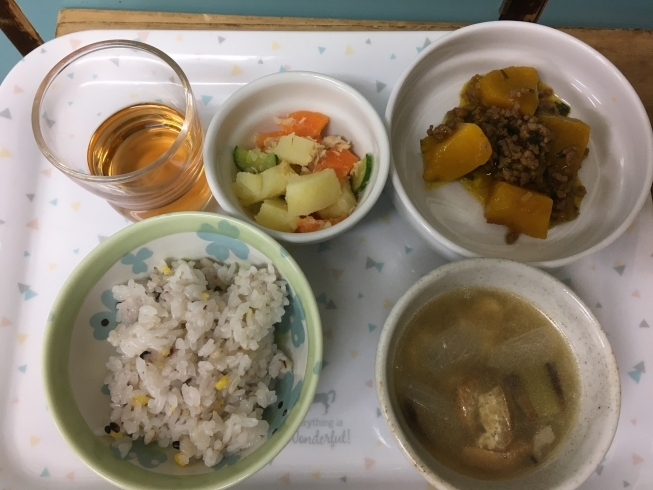 「谷史季保育園　今日の給食・おやつ　８月３日火曜日」