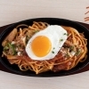鉄板焼ナポリタン（三浦の赤たまご使用）