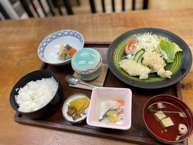 「《味の庄　伯備》今日の日替わりランチ「トリの天ぷら」」