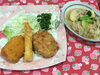 「本日の日替わりは　肉じゃがとフライミックスです。」