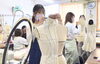 進路・就職　神戸のファッション専門学校「進路・就職情報【日本留学・留学】兵庫「神戸でファッション学ぶなら神戸文化服装学院」デザイン・パターン・ソーイング・洋裁専門学校 「ファッション・服飾専門学校」服飾専門学校　日本留学・留学情報　パンフレット・資料請求お気軽に♪　兵庫／神戸」