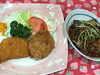 「本日の日替わりランチは　ミックスフライと麻婆豆腐。」