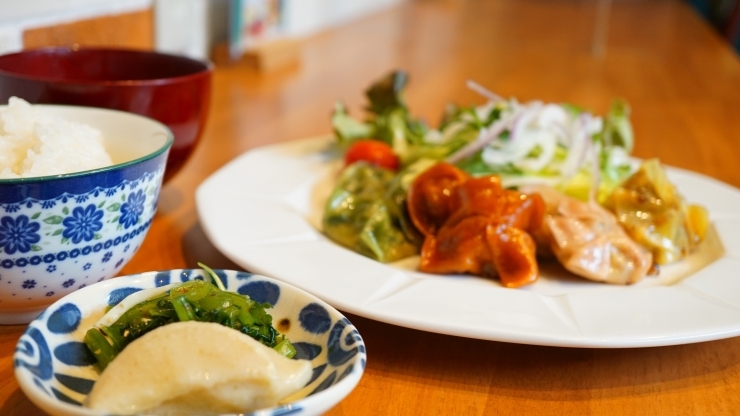 隠れた人気メニュー「包み焼き」定食¥800「食欲の秋♪包み焼きランチがオススメ‼️」