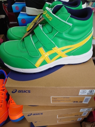 「asics 新色 入荷！」